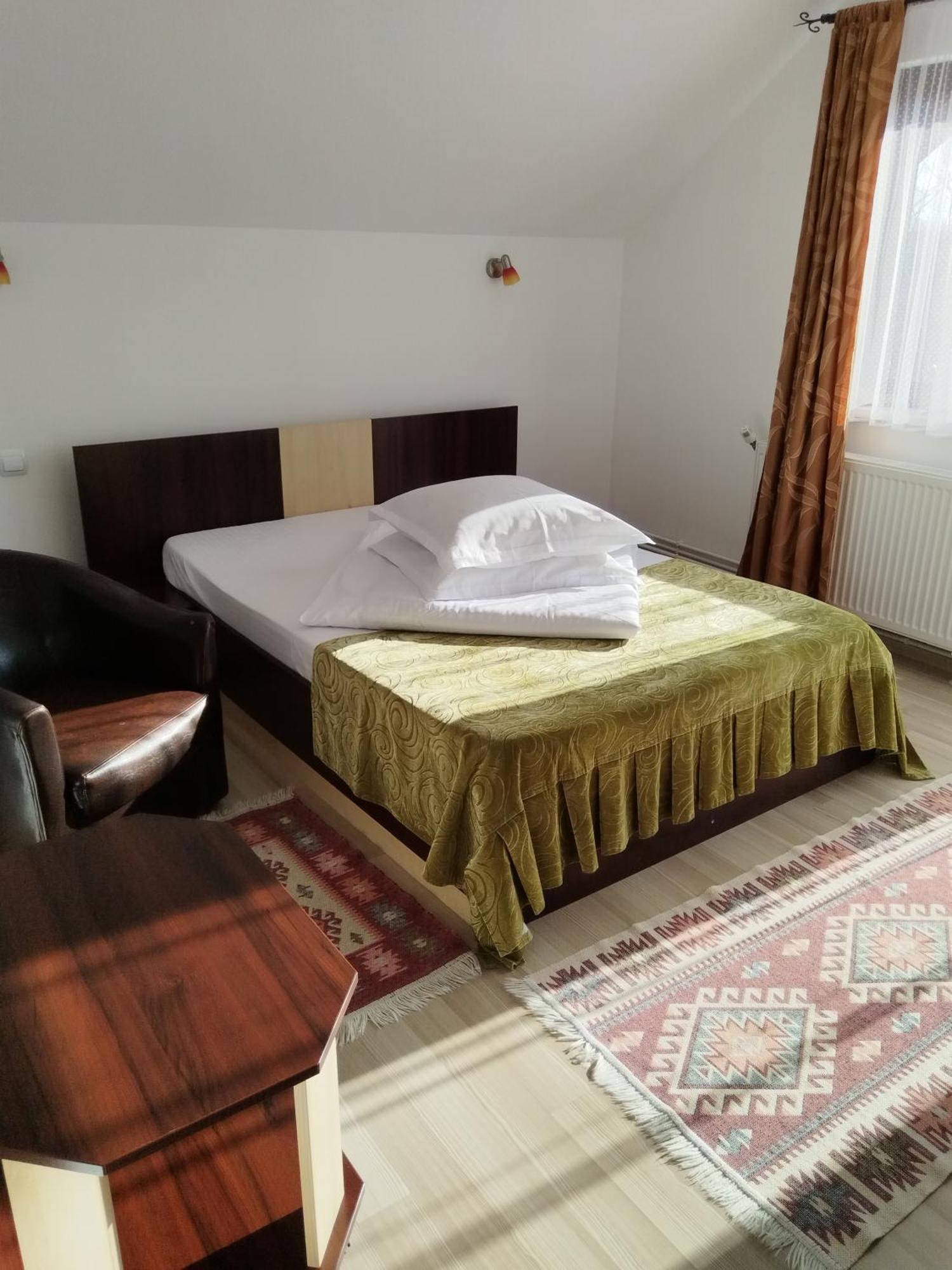 Garofita Pietrei Craiului Hotel Pestera  Ngoại thất bức ảnh