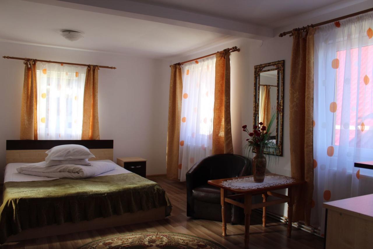 Garofita Pietrei Craiului Hotel Pestera  Ngoại thất bức ảnh